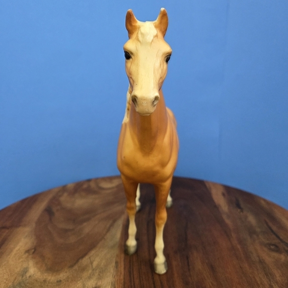 Breyer 1836 Ideal Series - Palomino Geronimo 2022 RETIRED - Picture 11 of 12